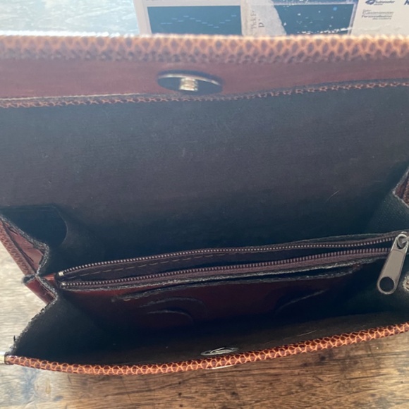 Curio Rigenerato Regenerated Leather Roma Wallet - Picture 4 of 5